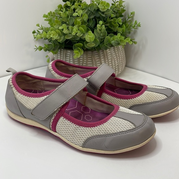 EUC Vionic Ailie White Mary Jane Athletic shoes size9 pink gray white - Picture 1 of 13